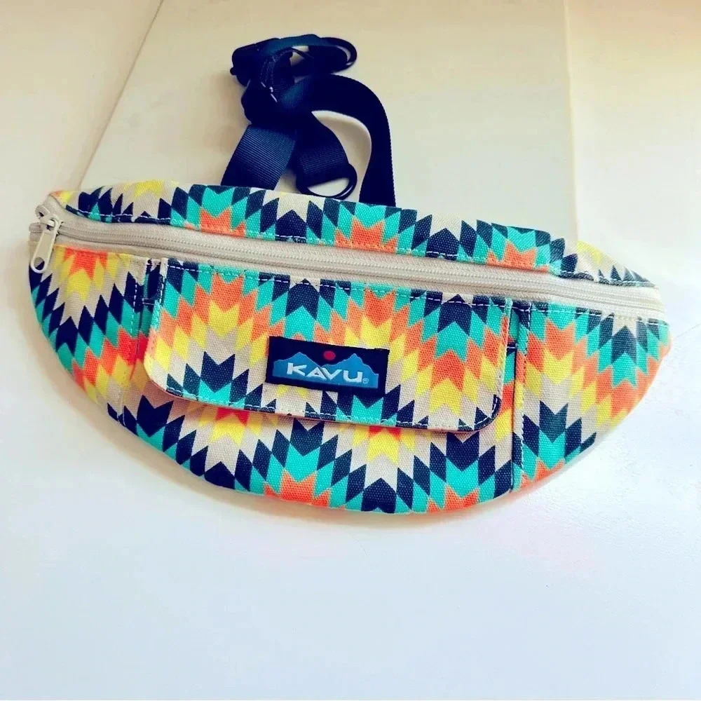 NWOT Kavu Tribal Print Adjustable Belt/Waist Bag